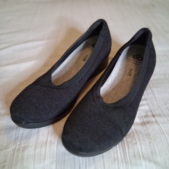 Clarks Women's Charcoal Gray Slip-On Flats - Picture 10 of 10
